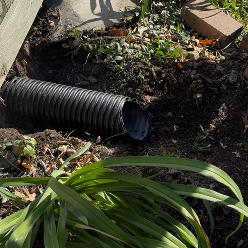Smooth daylight cut in pipe
